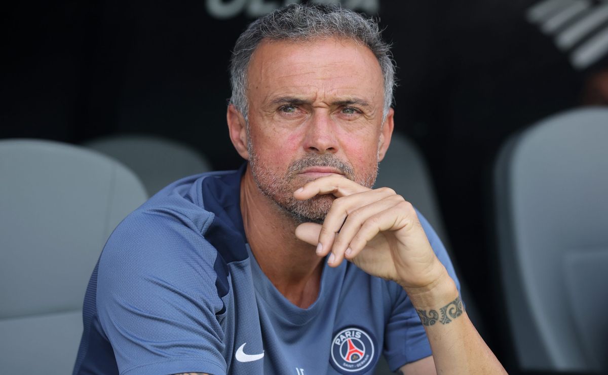 Luis Enrique vira protagonista nas redes após show do PSG sobre o Real Madrid