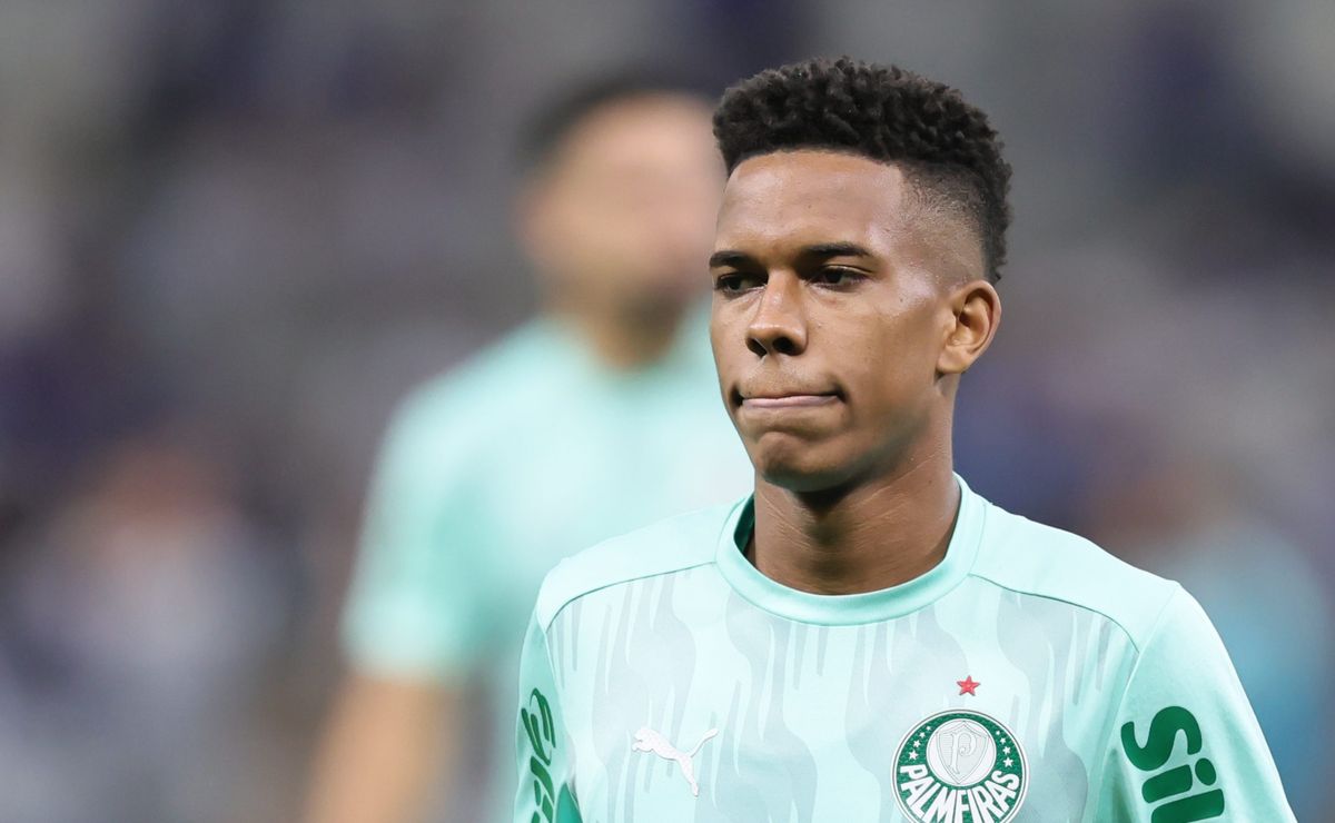 Estêvão terá forte concorrência no Chelsea com chegada de Jamie Gittens