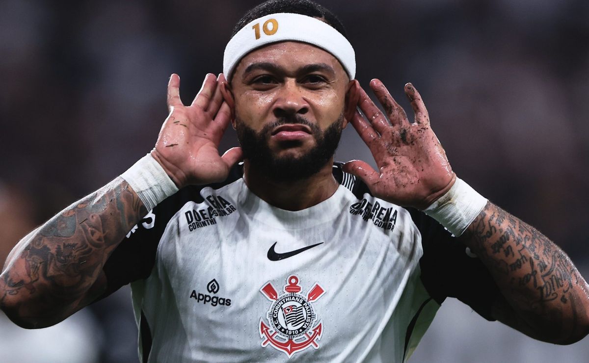 Memphis Depay pediu mais reforços ao Corinthians e detalhes sobre dívida com sua staff, afirma Samir Carvalho