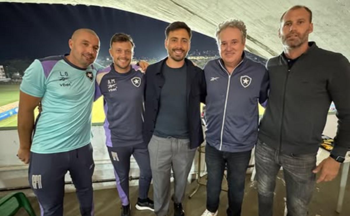 Davide Ancelotti acompanha clássico sub-20 entre Botafogo e Flamengo