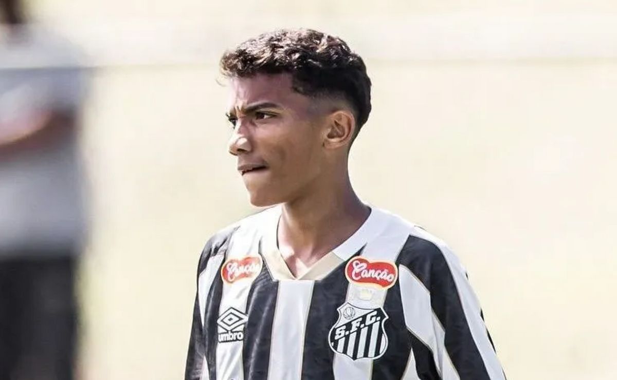 Robinho Jr causa em estreia pelo Santos, câmeras flagram assistência e Menino da Vila é ovacionado na web