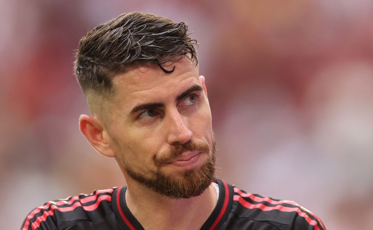 Jorginho publica mensagem misteriosa após Pedro ser barrado por Filipe Luís no Flamengo