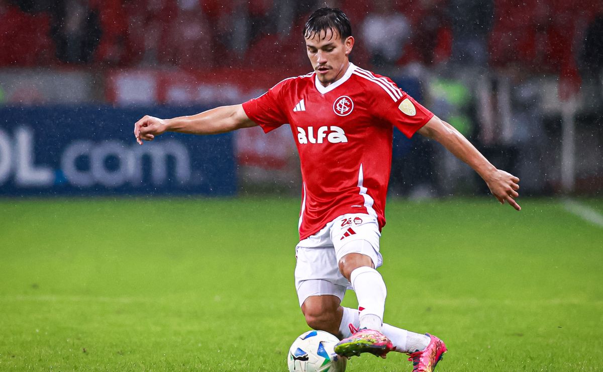 Sem Bernabei, Internacional divulga lista de relacionados para duelo contra o Vitória