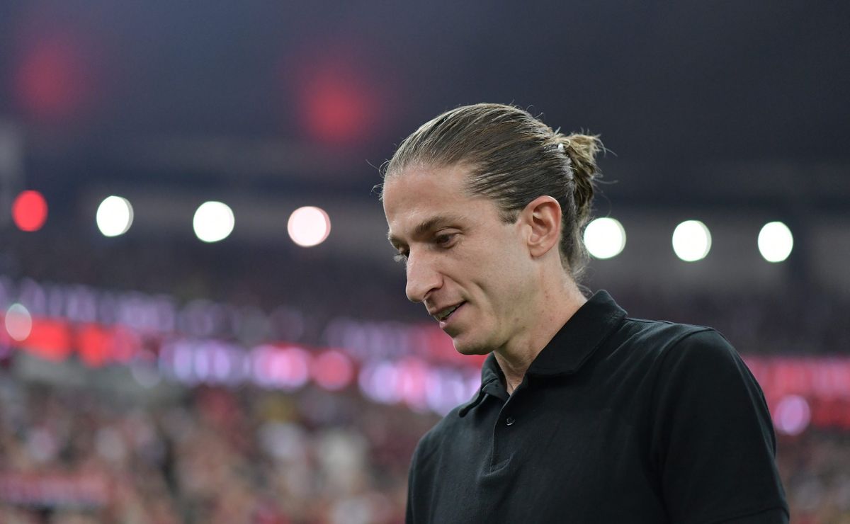 Flamengo decidiu que Filipe Luís e Pedro teria exposição do atacante aprovada pela diretoria