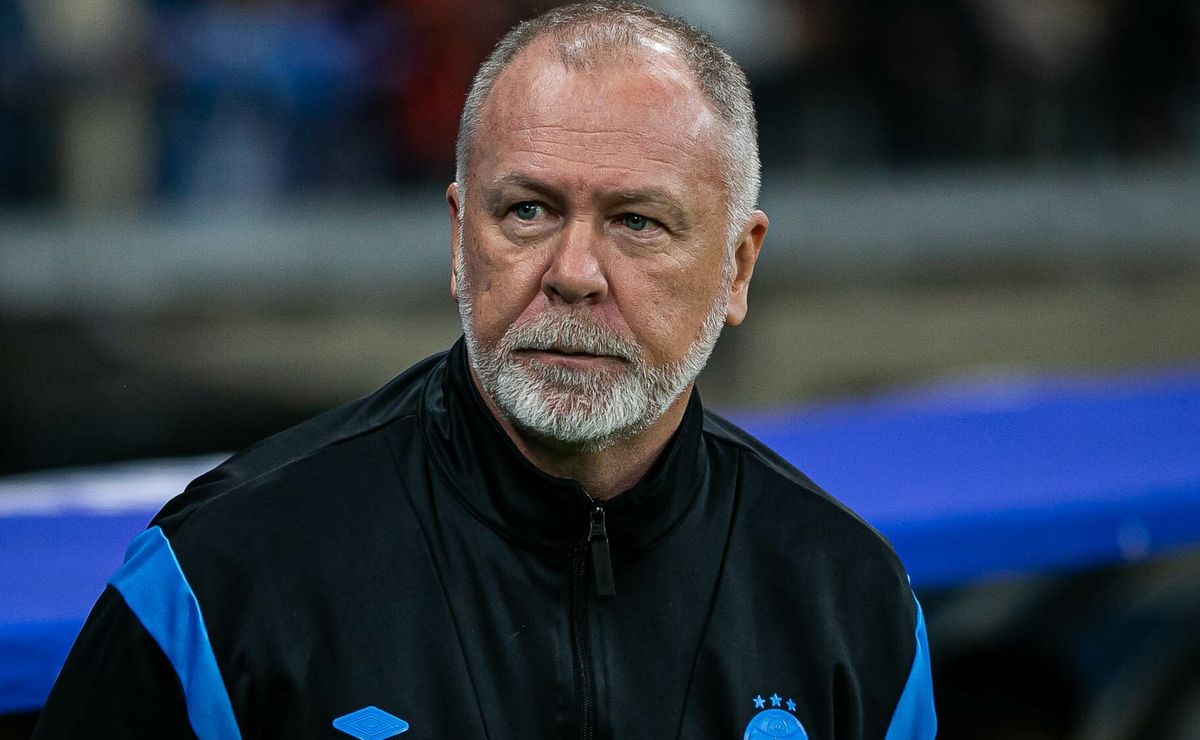 “Muita qualidade”; Mano Menezes reconhece superioridade do Cruzeiro contra o Grêmio e elogia Leonardo Jardim