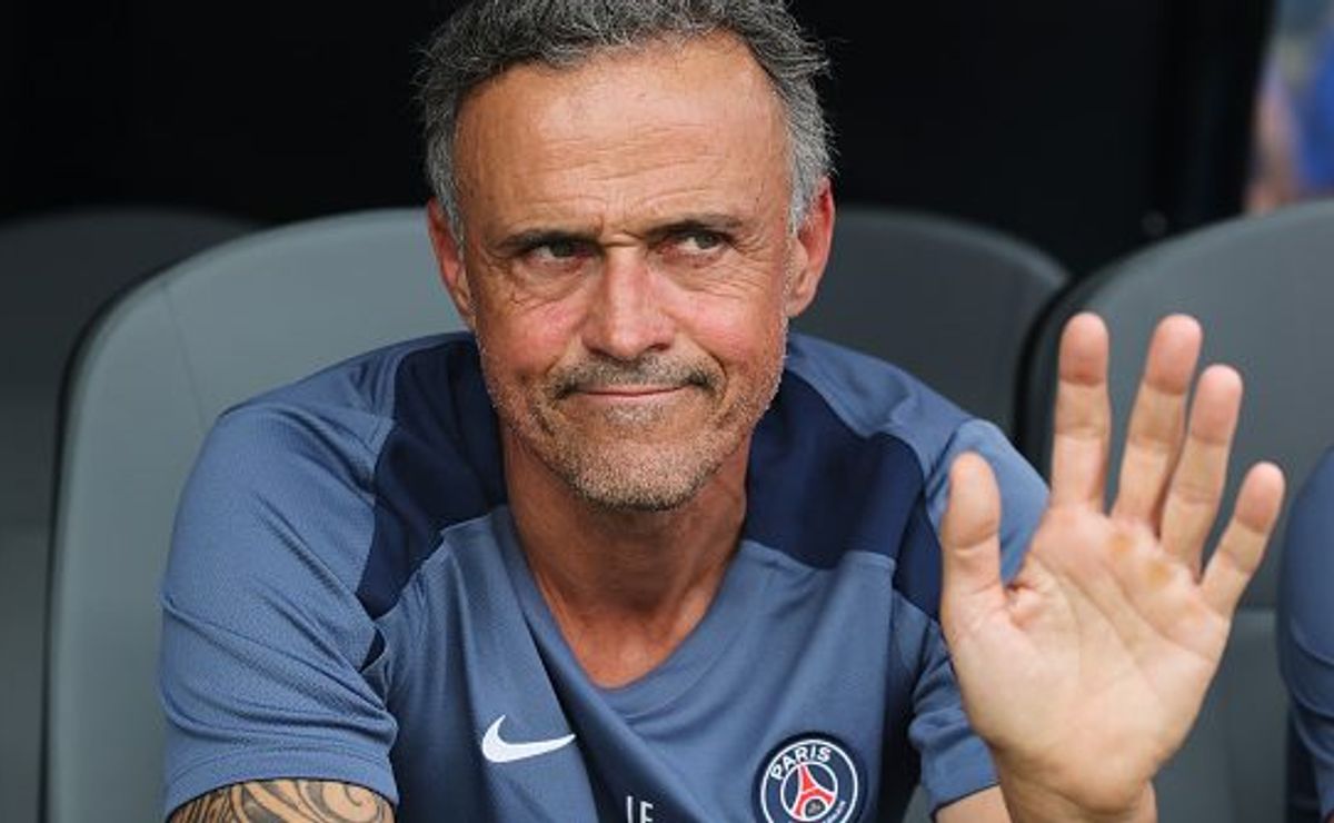 Luis Enrique pode sofrer punição por agressão em João Pedro após PSG X Chelsea