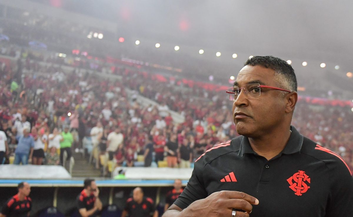 Roger Machado entra em ranking de treinadores do futebol brasileiro que estão mais tempo em seus clubes