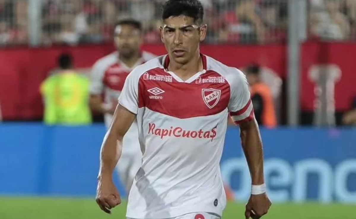 Argentinos Juniors barra negócio com o Internacional por Alan Rodríguez: forma de pagamento desagrada