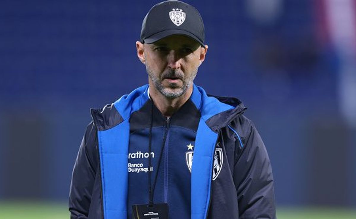 Javier Rabanal, técnico do Independiente del Valle analisa goleada em cima do Vasco: “A expulsão mudou”