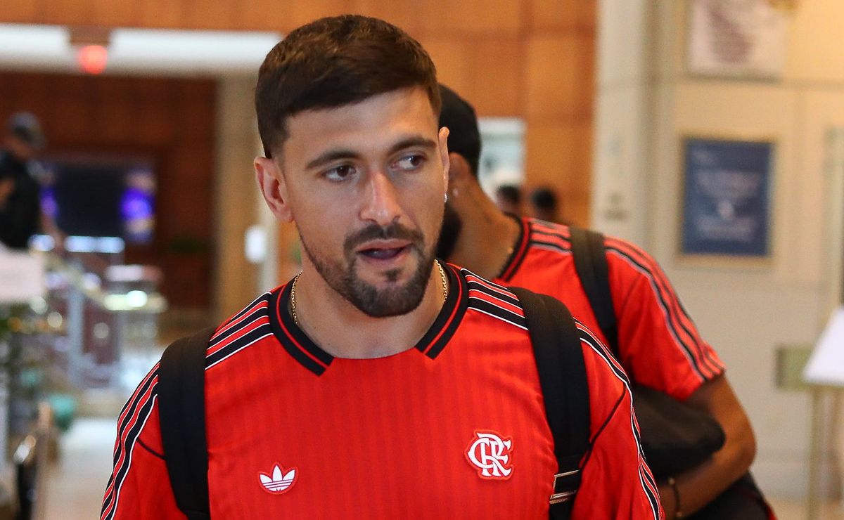 Arrascaeta tem renovação com o Flamengo estagnada e saída para Arábia Saudita é um desejo do empresário do camisa 10