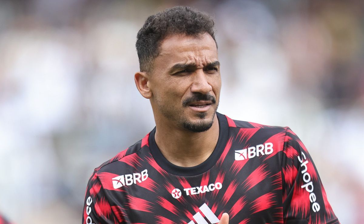 Danilo projeta Santos x Flamengo no Brasileirão e revela emoção em reencontrar ex-clube: “Espero voltar e encontrar mesmo ambiente”