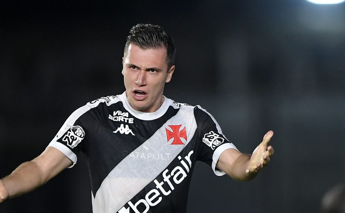 Piton recebe decisão de Fernando Diniz e treinador mantém a confiança no lateral mesmo após erro na Sul-Americana
