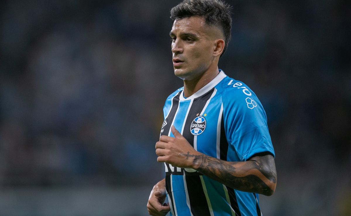 Mano Menezes está incomodado com desempenho de Franco Cristaldo no Grêmio e deseja outro camisa 10 no elenco