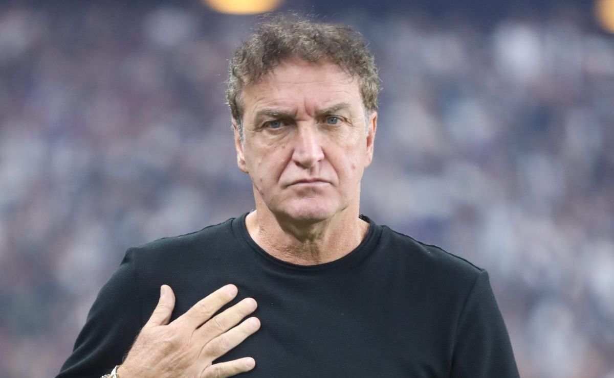 Cuca se posiciona após caso de injúria racial em vitória do Atlético-MG na Sul-Americana: “Isso é chover no molhado” 
