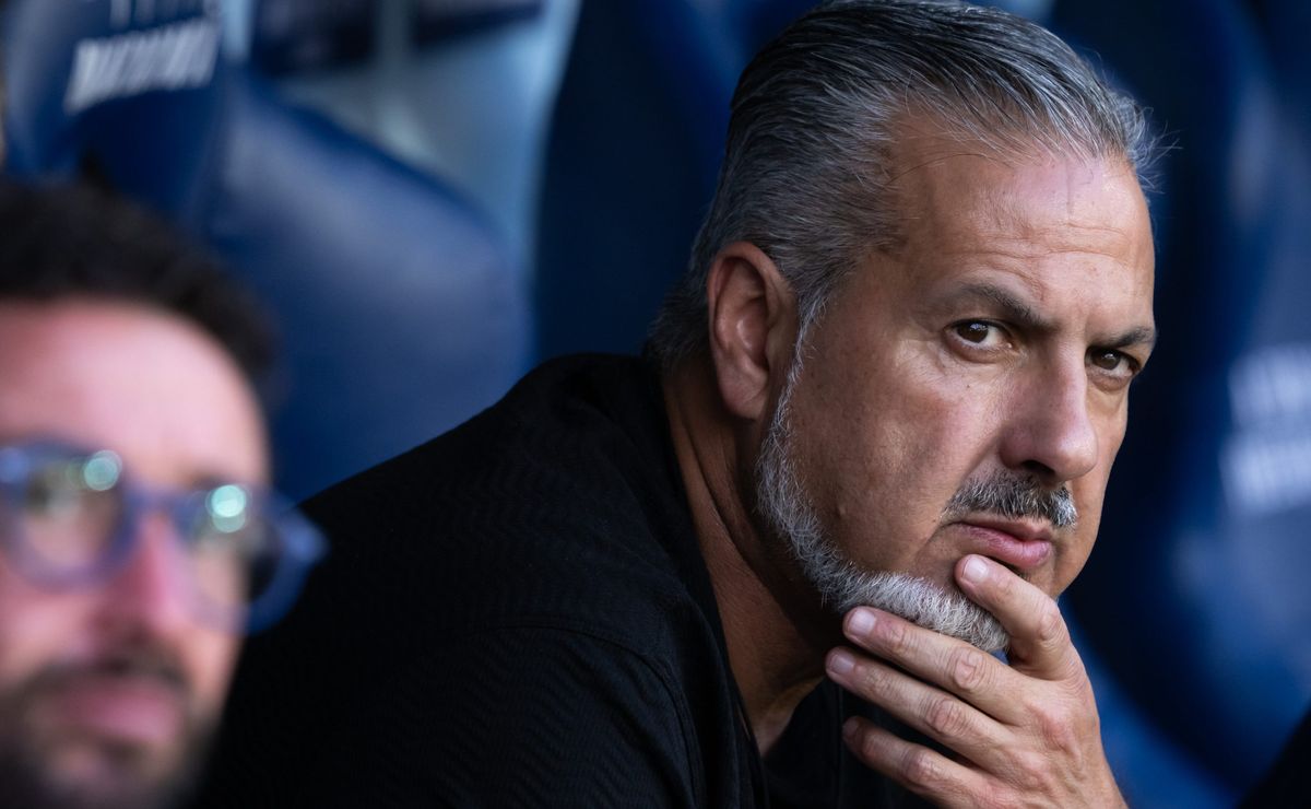 Chegada de Carrascal liga alerta sobre estrangeiros no Flamengo
