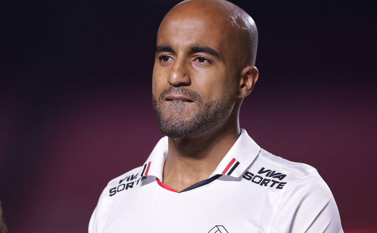 Lucas Moura passa por intervenção no joelho e desfalca São Paulo até agosto
