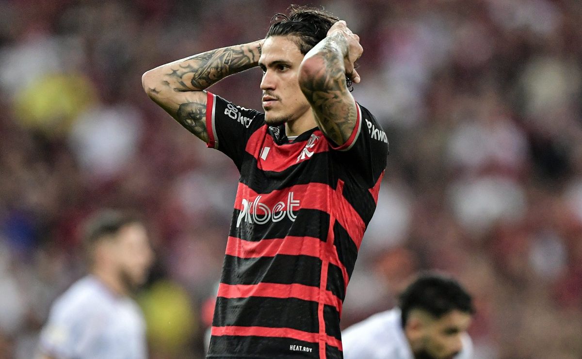 Pedro pode ser relacionado para Flamengo x Fluminense após decisão de Filipe Luís