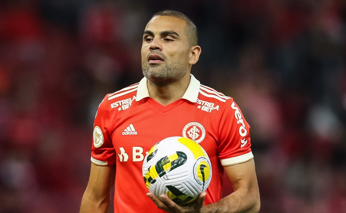 Após 300 dias, Gabriel Mercado pode voltar aos gramados pelo Inter contra o Ceará no Brasileirão Betano