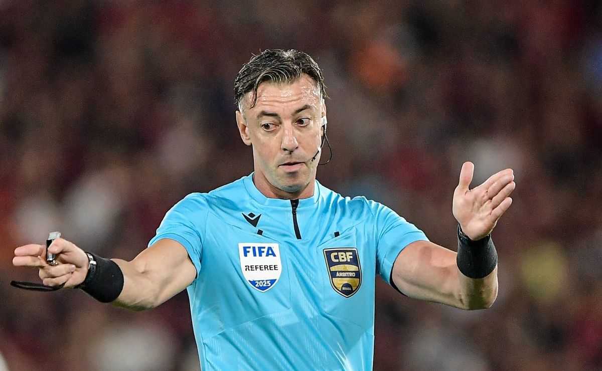 Fluminense reclama da não expulsão do volante Allan, mas CBF vê Claus com ótimo trabalho no FlaxFlu
