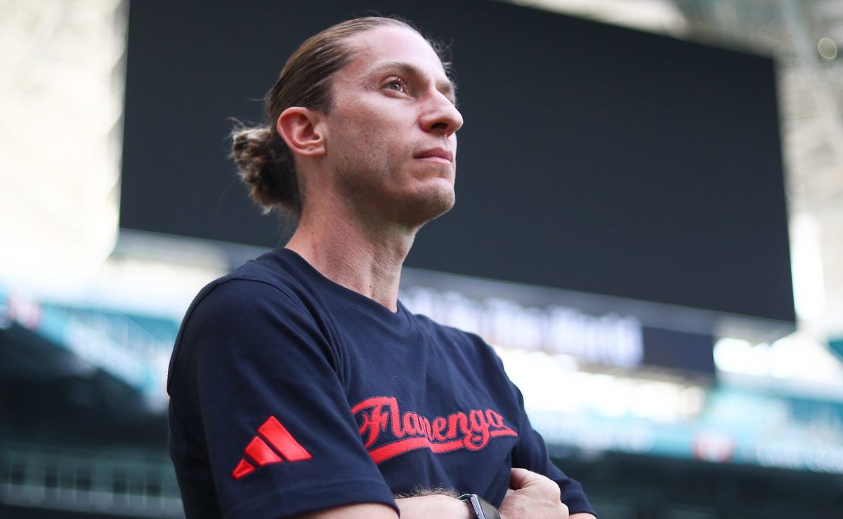Flamengo fecha com meio-campista aposta de Filipe Luís e Wallace Yan terá salário de R$ 150 mil