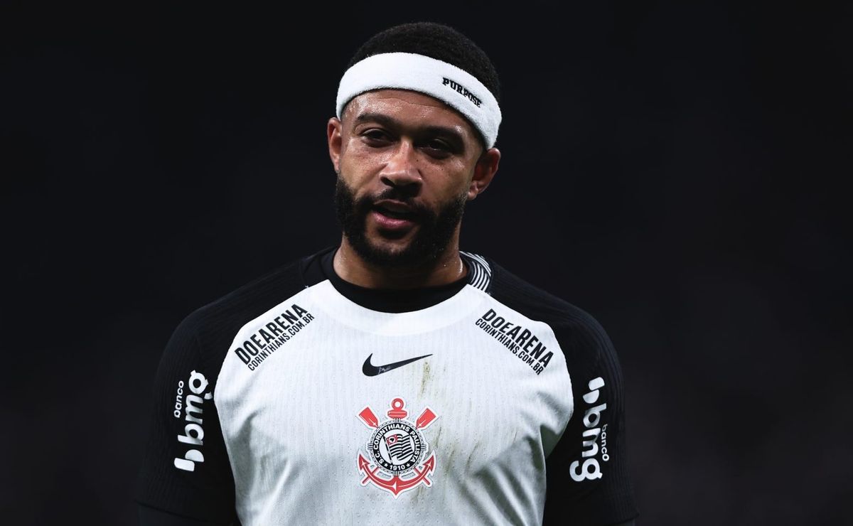 Empresário de Memphis Depay vê críticas injustas ao jogador diante de polêmica no Corinthians 