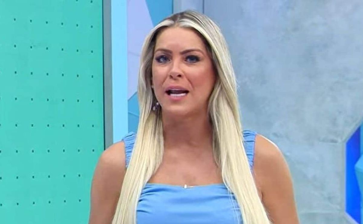 Renata Fan sai em defesa de Fernando Diniz no Vasco e aponta problema grave: “Não tem dinheiro”