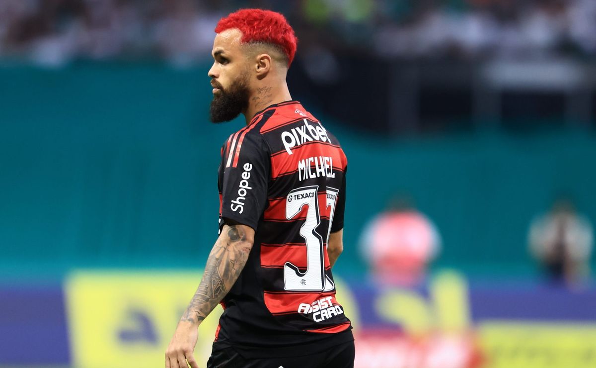 Michael pede para sair do Flamengo e analisa oferta do Catar
