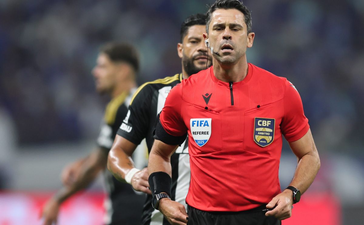 Flávio Rodrigues apita Inter x Vasco e reencontra Colorado após polêmica