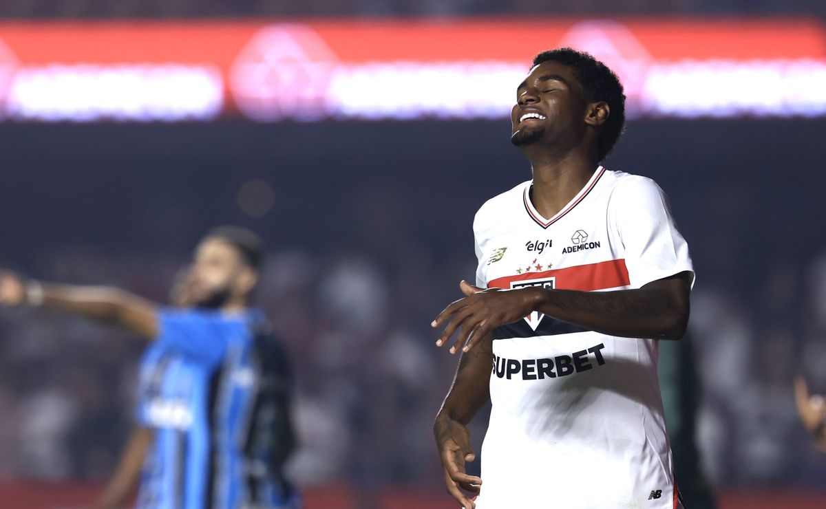 Lucas Ferreira perde espaço no São Paulo com Crespo e vive momento de incerteza