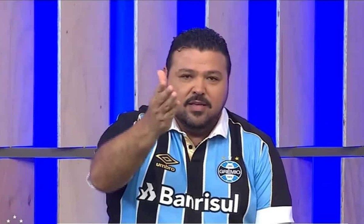 Alex Bagé ‘deixa clubismo’ e aponta vitória do Palmeiras contra o Grêmio: “Tomara que eu erre”