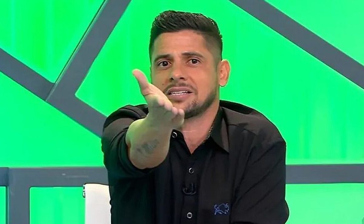 Cicinho crava placar e vencedor de Palmeiras x Grêmio pelo Brasileirão: “Vai ser 1 a 0”