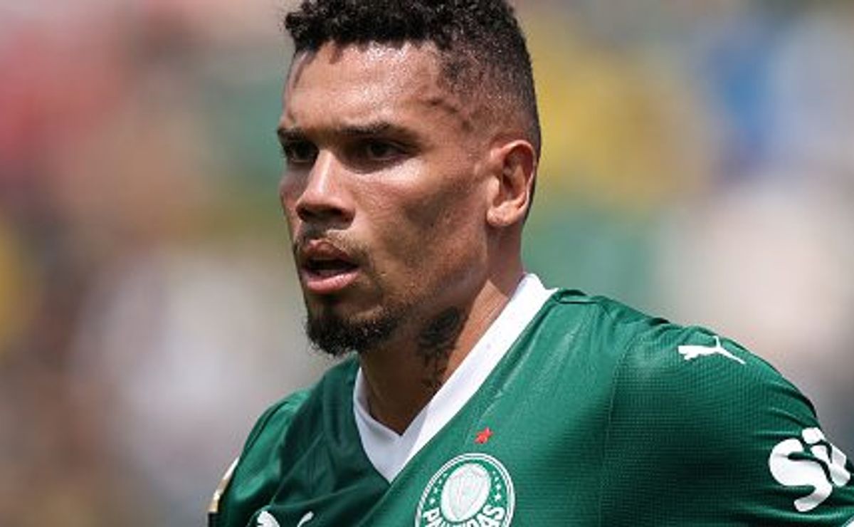 Após Deyverson, Paulinho também entra na justiça contra o Atlético-MG e exige pagamento de dívidas