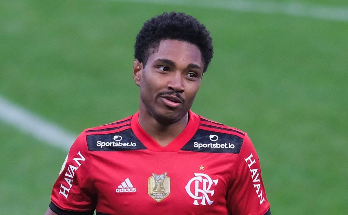 Fluminense pode não fechar a contratação de Vitinho após jogador receber proposta da Arábia Saudita
