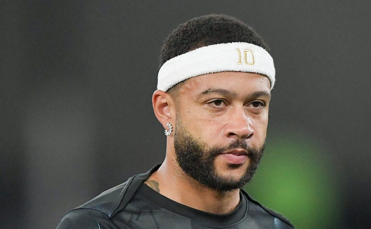 Corinthians toma decisão sobre futuro de Depay e vai negociar o atacante se aparecer proposta