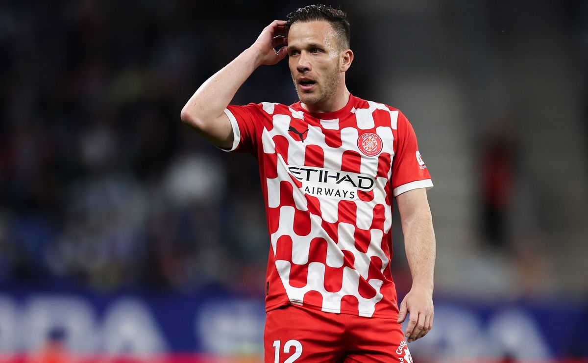 Arthur Melo pode ajudar Palmeiras a fechar contratação de Arnau Martínez, diz jornalista