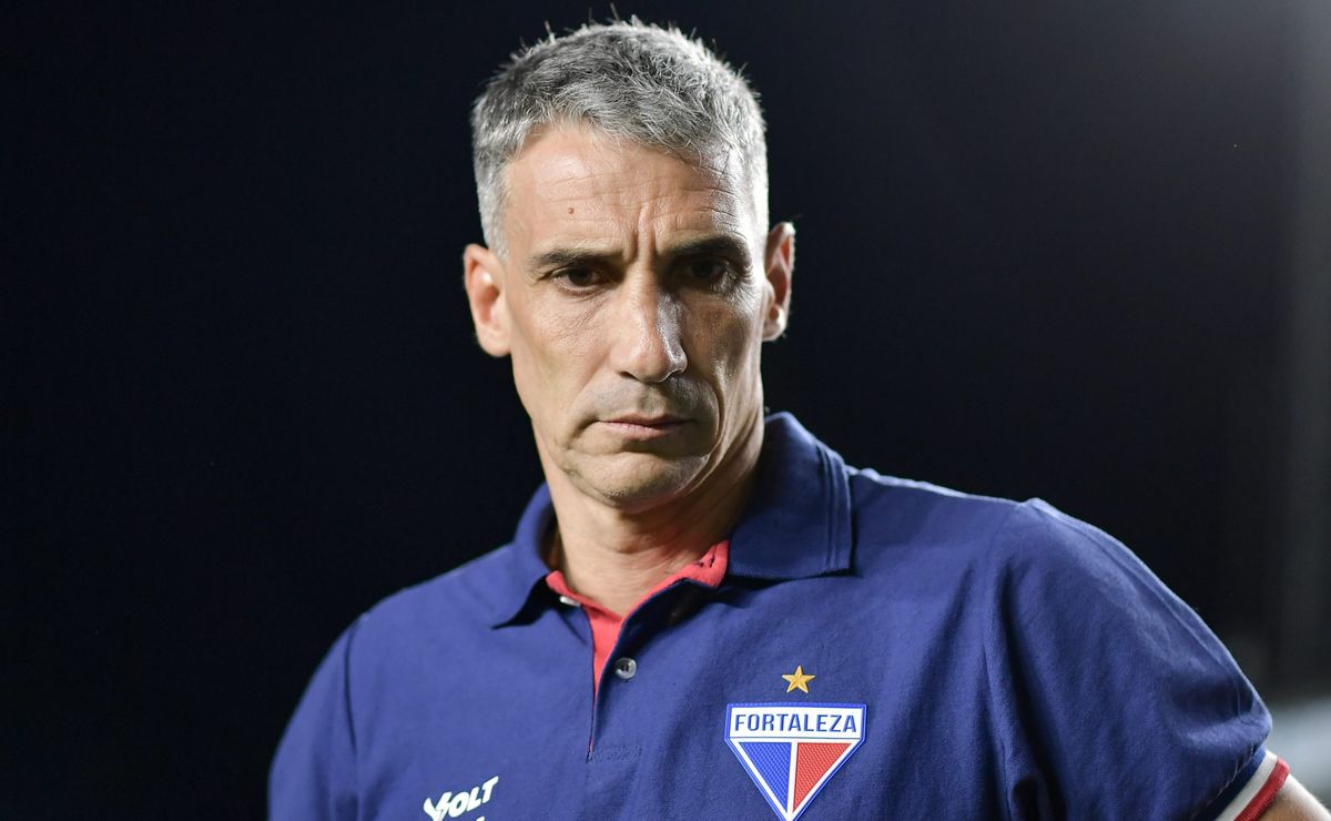Vojvoda é aprovado no Santos por alguns membros da diretoria, mas Cleber Xavier tem ultimato