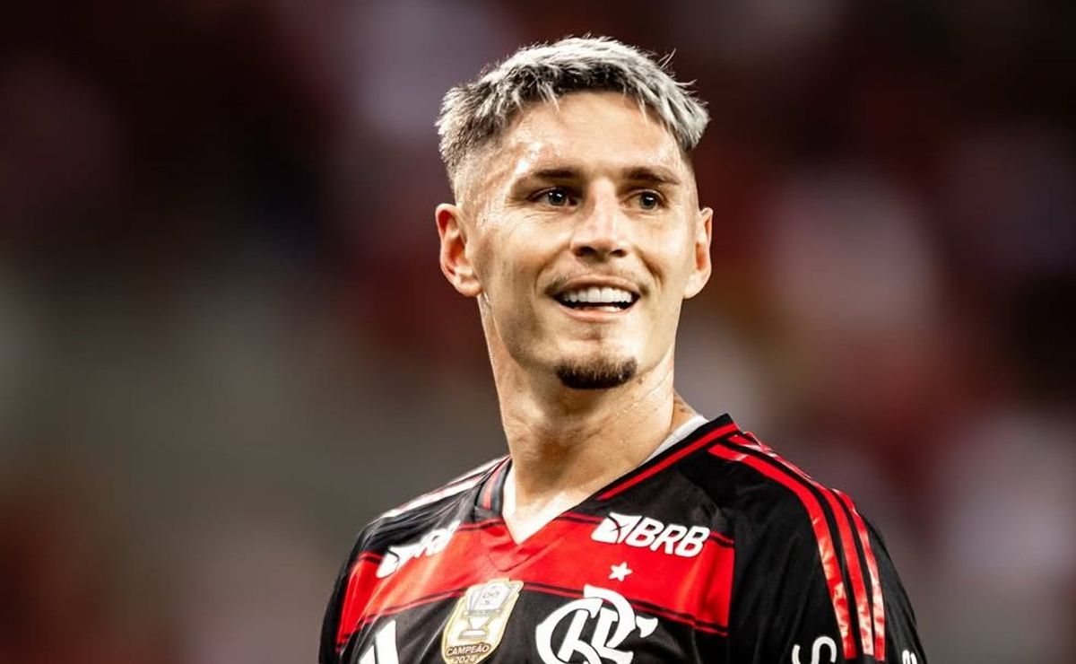 Renovação de Varela virou novela no Flamengo, mas assinatura será em breve