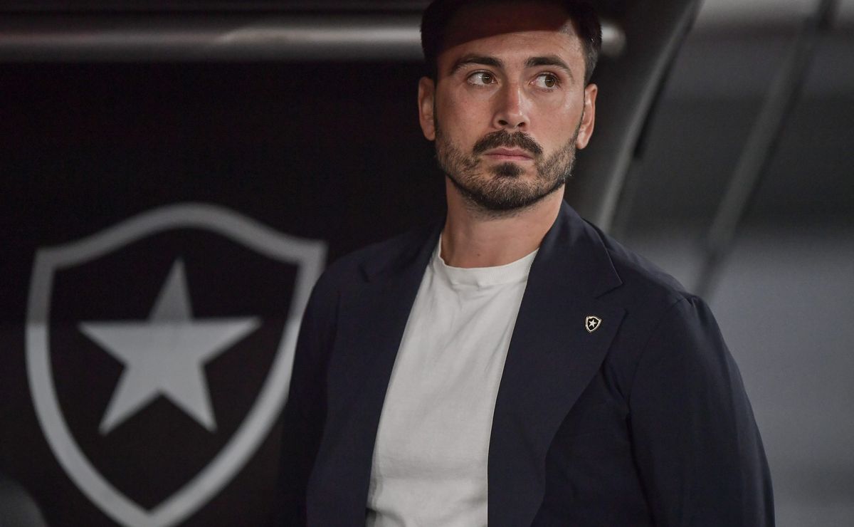 Vídeo mostra Carlo Ancelotti comentando atuação Barboza do Botafogo com Davide