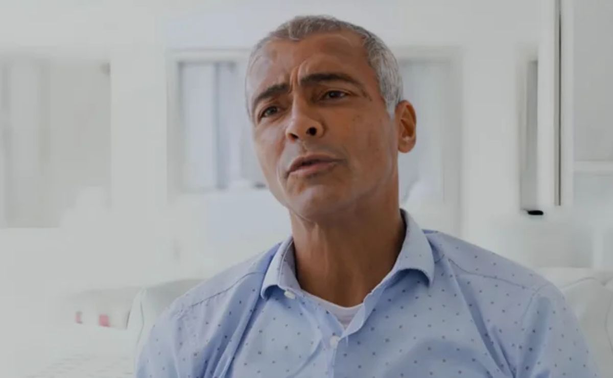 Romário avalia momento do Vasco e sai em defesa de Pedrinho: “É um cara sério”