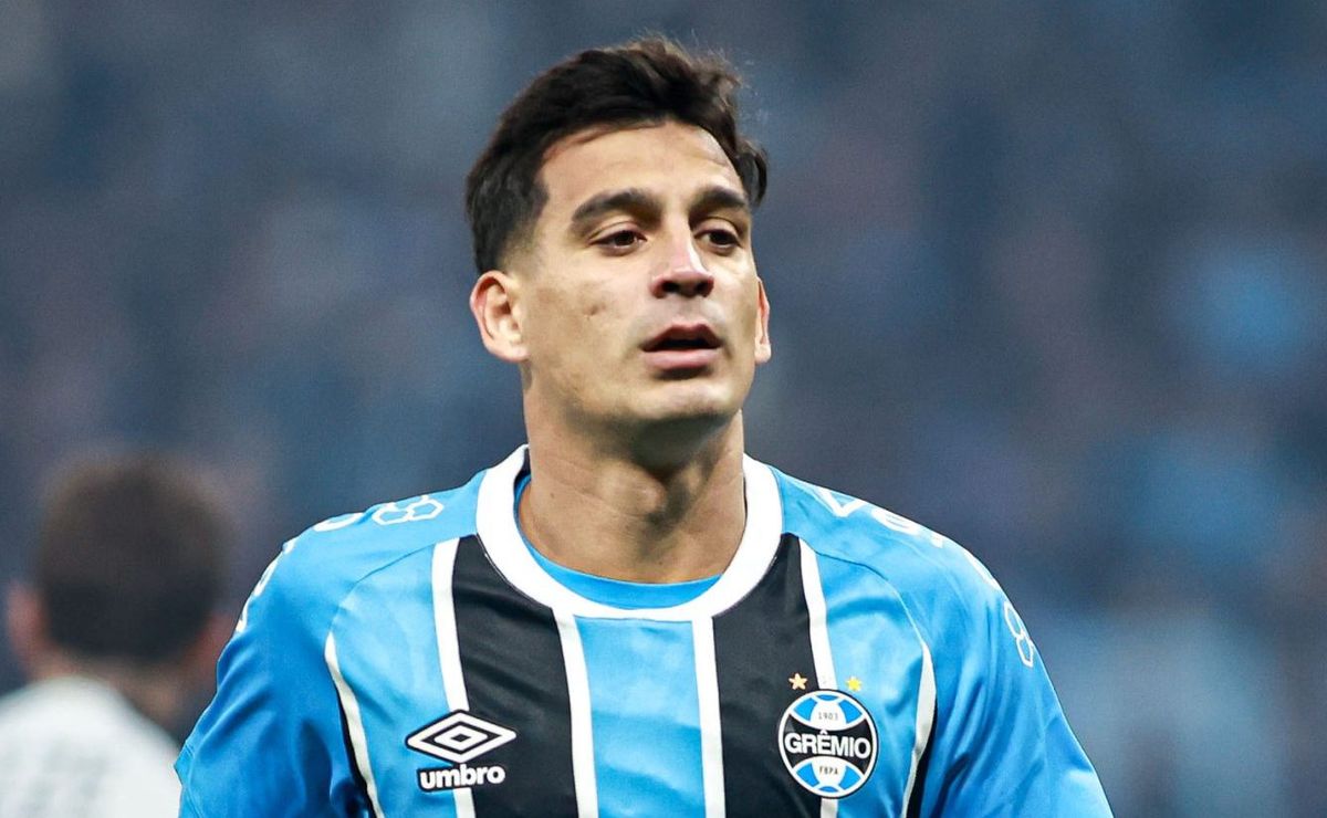 Dupla está insatisfeita no Grêmio e saídas de Amuzu e Cristaldo deve ser decretada nesta janela de transferências