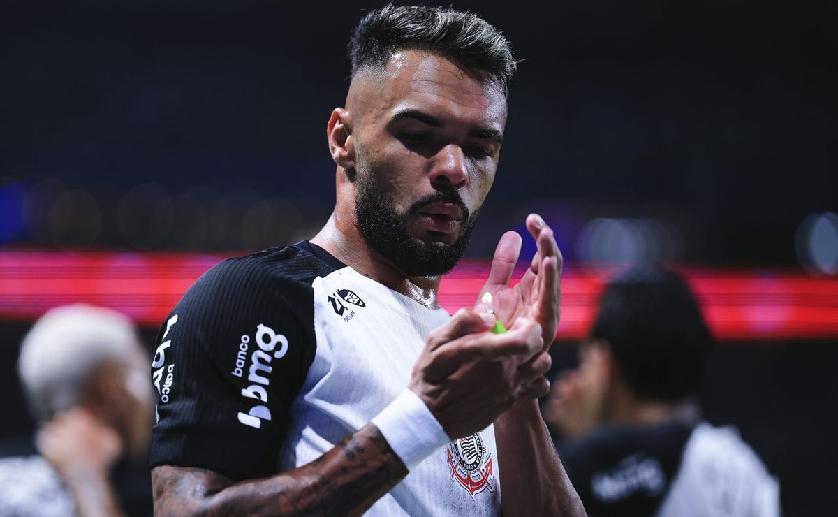 Raniele desmerece pesado a torcida do Palmeiras após noite de protestos no Allianz Parque