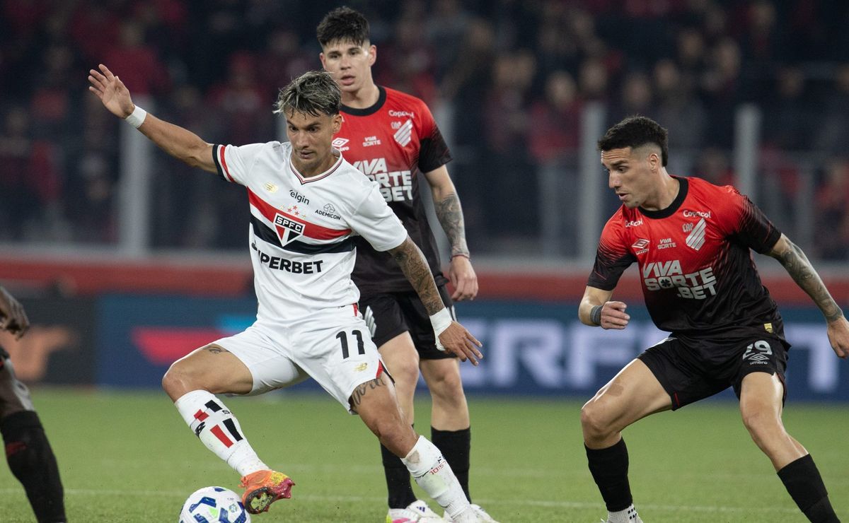Eliminação do São Paulo contra o Athletico-PR pela Copa Betano do Brasil destaca atuações de Santos e Rafael; confira as notas