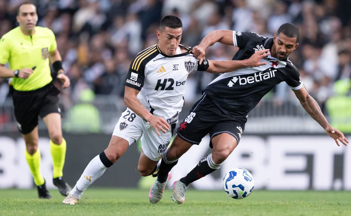 Em jogo movimentado, Vasco e Atlético Mineiro empatam, mas resultado é ruim para ambos no Brasileirão