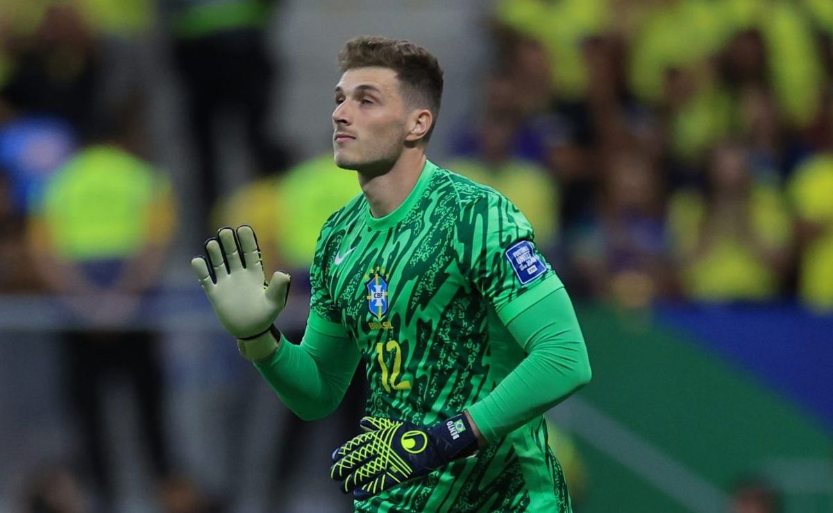 Bento, goleiro do Al-Nassr, chegando ao Flamengo tem entrave por causa de salário de R$ 3,6 milhões