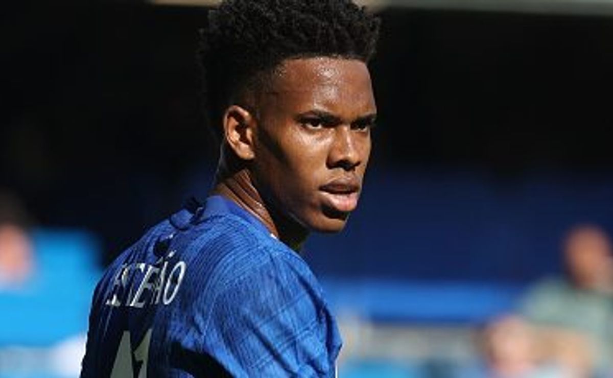 Estevão, ex-Palmeiras, sendo titular do Chelsea é questão de tempo, revela ex-jogador Jamie Carragher