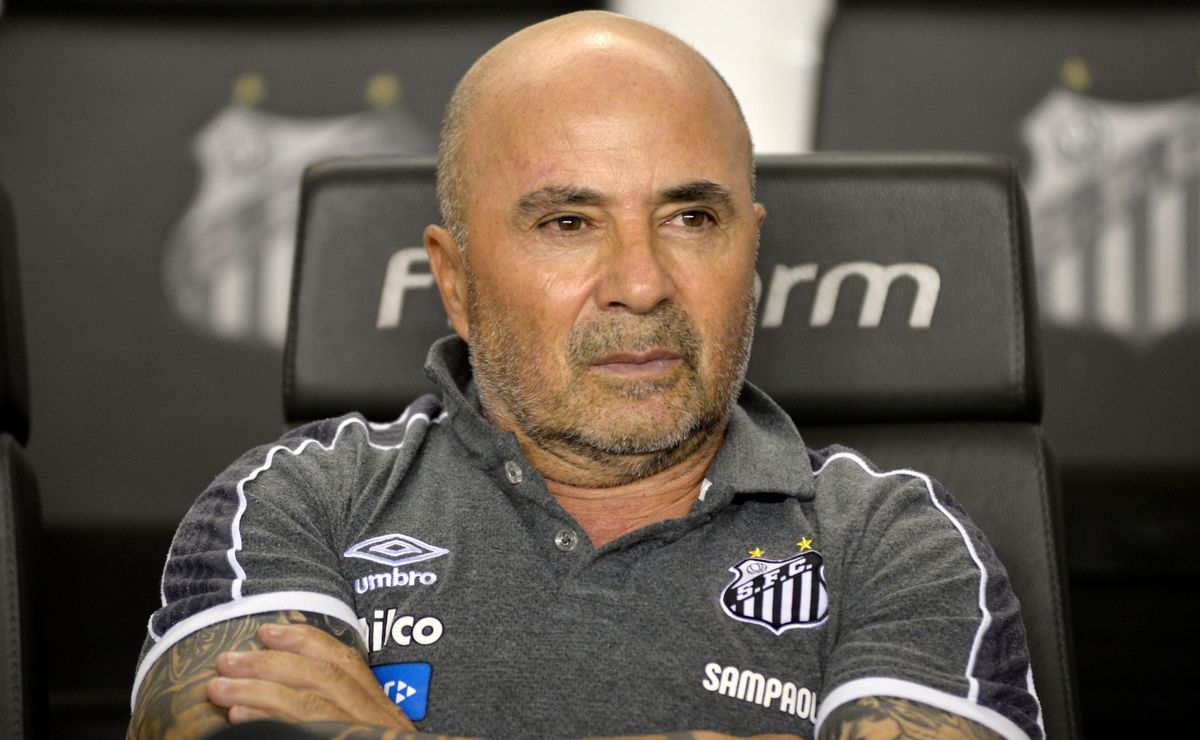 Santos e Jorge Sampaoli se aproximam do “sim” e diretoria faz promessa ao argentino