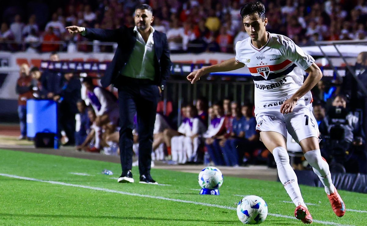 Rodriguinho ganha chance de Crespo e vira destaque do São Paulo na Libertadores