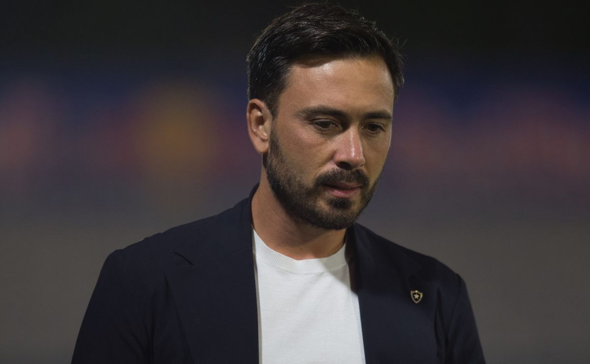 Davide Ancelotti pode ficar fora do jogo do Botafogo contra a LDU; Grimaldi deve assinar súmula