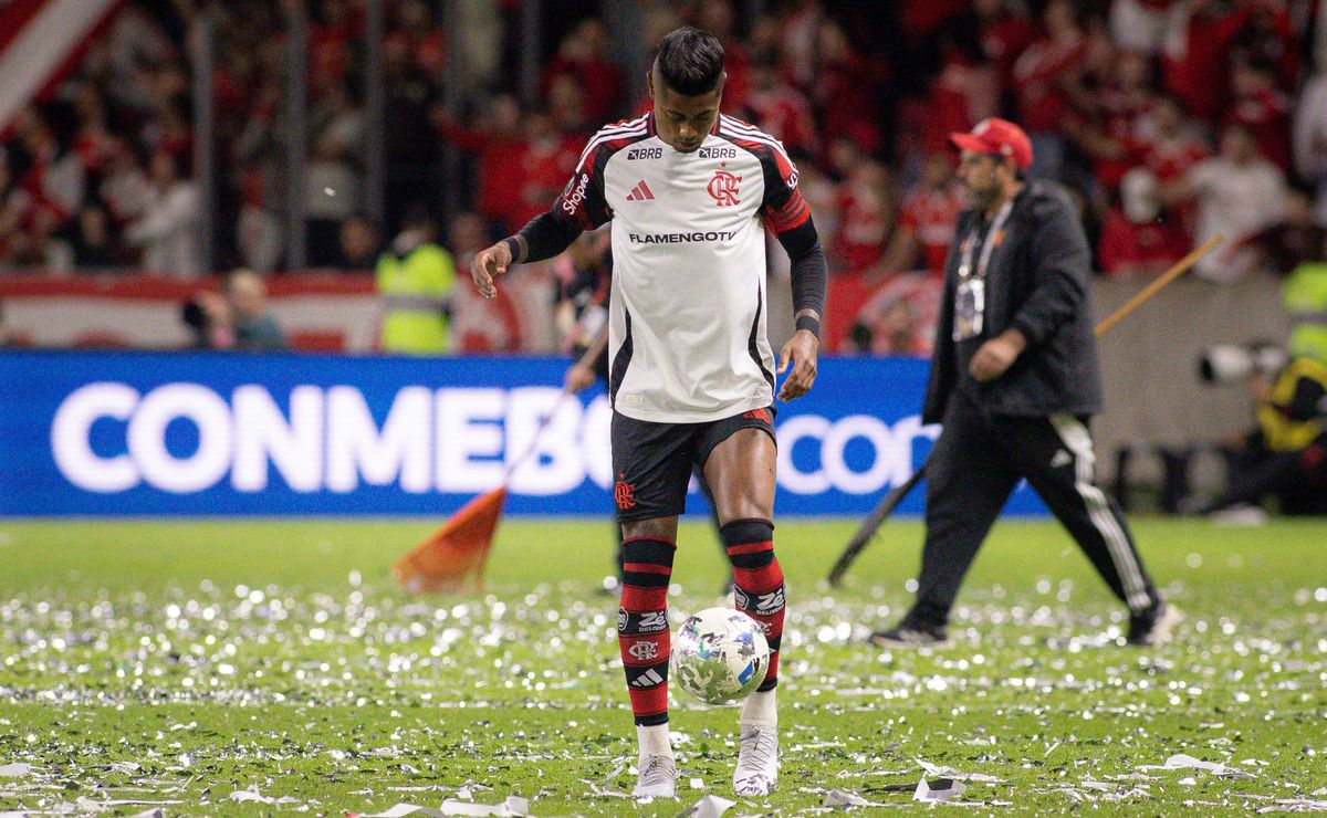 Internacional x Flamengo: motivo do papel picado tomar conta do Beira-Rio está sendo apurado e era após classificação  