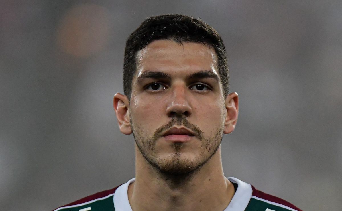 Mário Bittencourt não desiste e tentará mais uma vez a contratação de Nino para o Fluminense